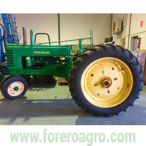 TRACTOR JOHN DEERE B NARROW